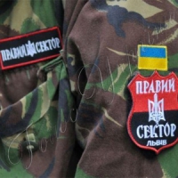 Нині головне — врятувати життя бійців «Правого сектору»