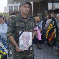 Ніколи лікуватися,  треба Вітчизну боронити