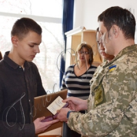 Батьків орден вручили сину