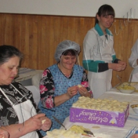 Порадують захисників варениками