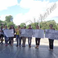 На акцію протесту вийшли родичі контрактників