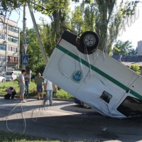 Перекинувся інкасаторський броньовик