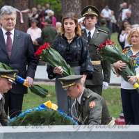 Без комуністичних ідолів