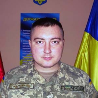 Аеропорт боронили звичайні хлопці