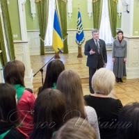 Глава держави зустрівся із дітьми, які єднають країну