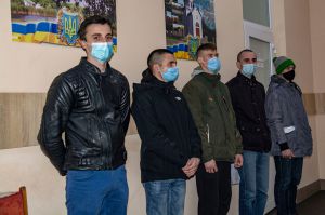 Без оркестру, але з добрими напуттями і вірою у перемогу