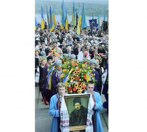 «Не у минуле, а в майбутнє до тебе я, Тарасе, йду»