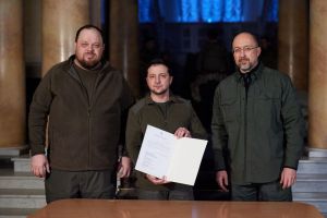 Володимир Зеленський підписав заявку на членство України у Європейському Союзі