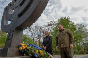 Спікери парламентів України та Німеччини вшанували пам’ять жертв Голокосту в Україні