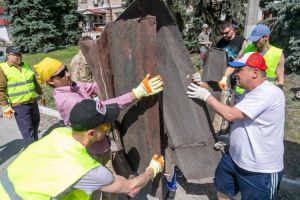 Волонтери поспішили на поміч 