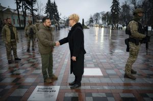 На знак подяки Литві за підтримку в боротьбі з агресором на Алеї сміливості у Києві відкрили табличку з ім’ям Прем’єр-міністра Інгріди Шимоніте