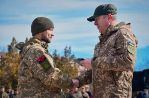 На Сумщині та Черкащині нагородили тих, хто не чекав повісток і наказів