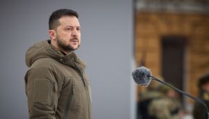 Зеленський відвідав село Ягідне, жителів якого росіяни місяць утримували у підвалі