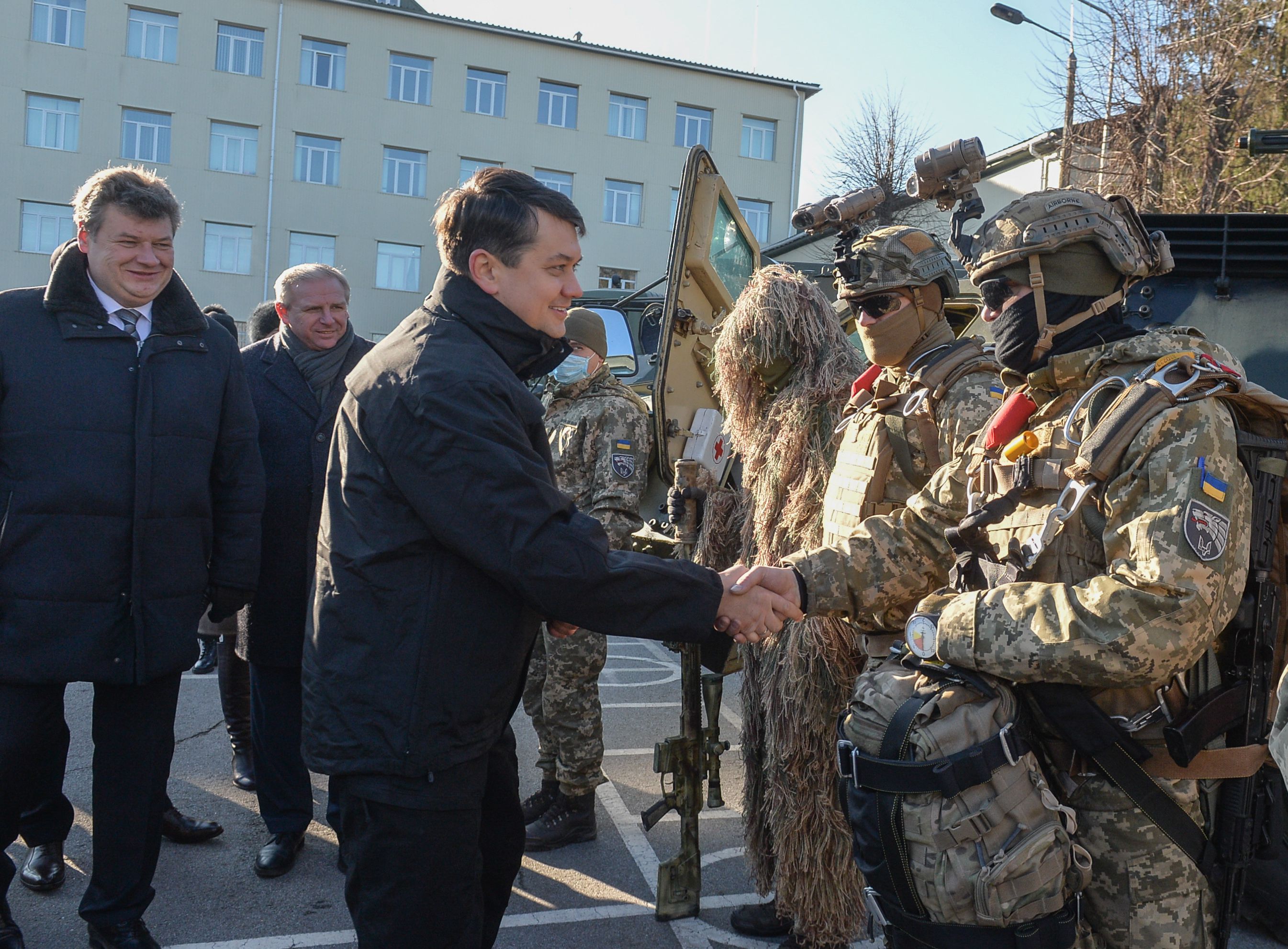 Нам потрібні мир, повернення територій та збереження життя людей