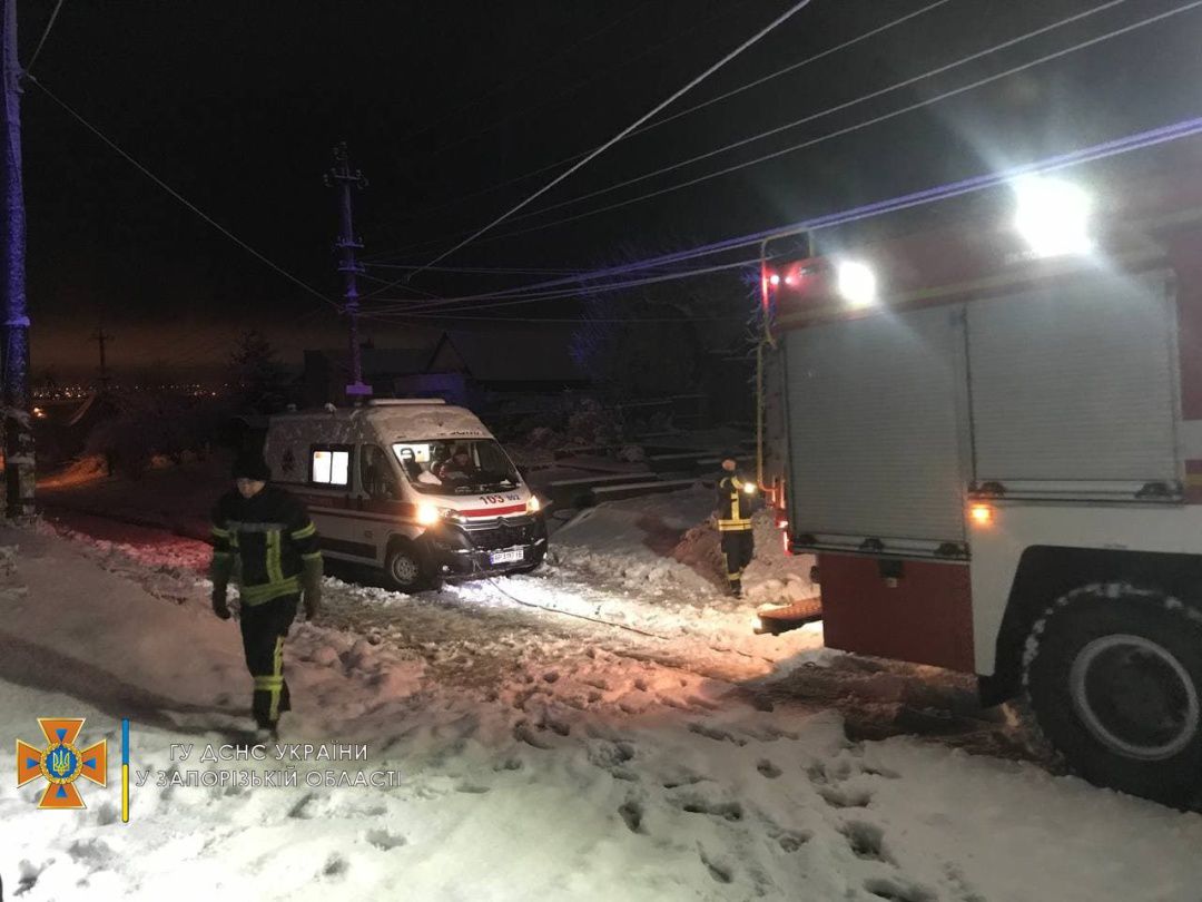 Негода залишила без світла