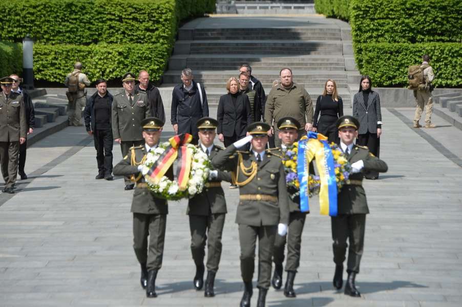 Спікери парламентів України та Німеччини вшанували пам’ять загиблих у Другій світовій війні 