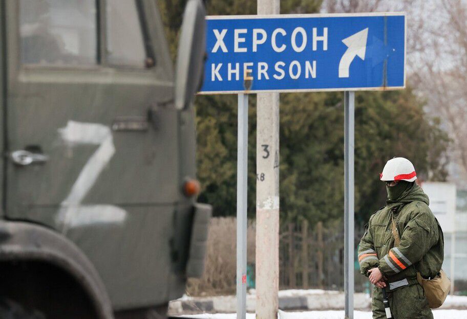 З Херсонщини на Запоріжжя знову вийшла велика колона біженців