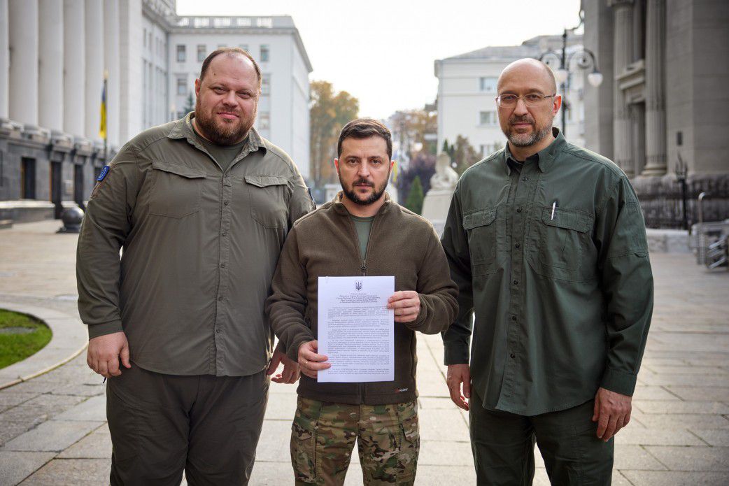 Ми робимо свій визначальний крок, підписуючи заявку України на вступ у пришвидшеному порядку до НАТО