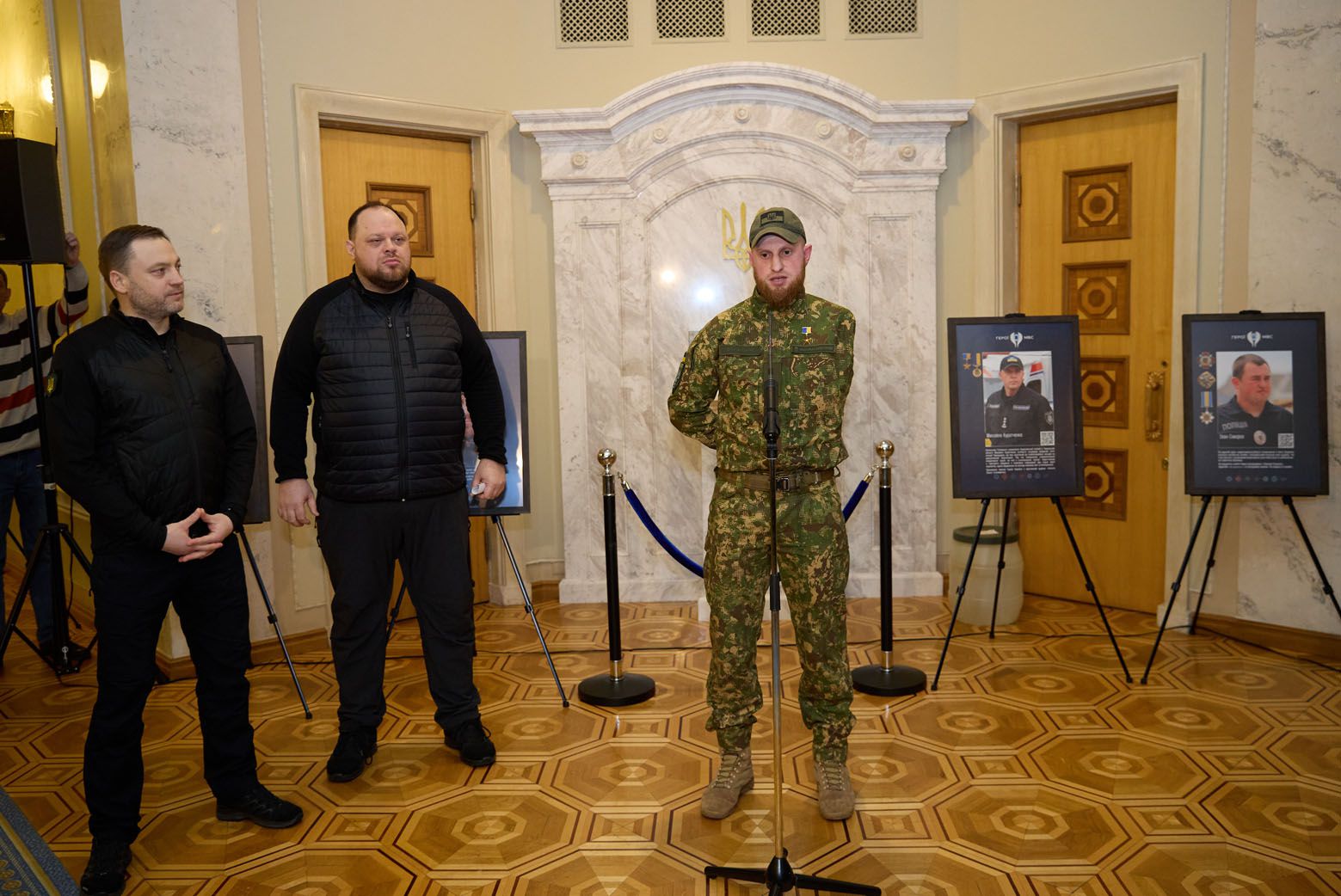 У Верховній Раді України відкрито фотовиставку, присвячену подвигам героїв Міністерства внутрішніх справ України 