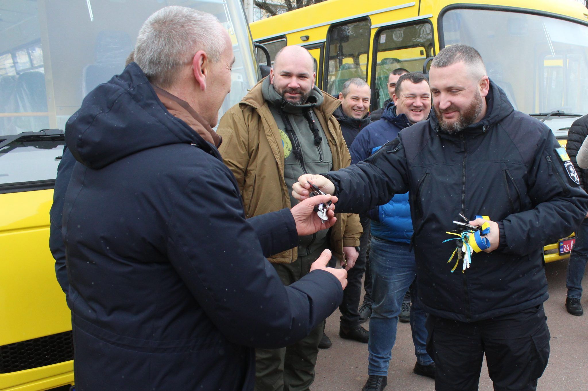 Автобуси  прямують до шкіл