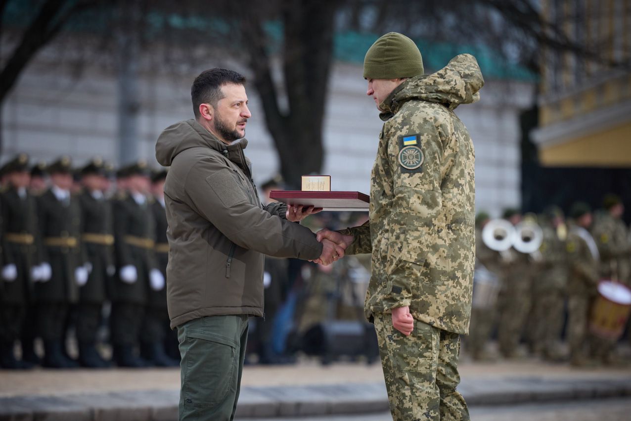 Щоб усюди у вільній Вітчизні майорів синьо-жовтий прапор 