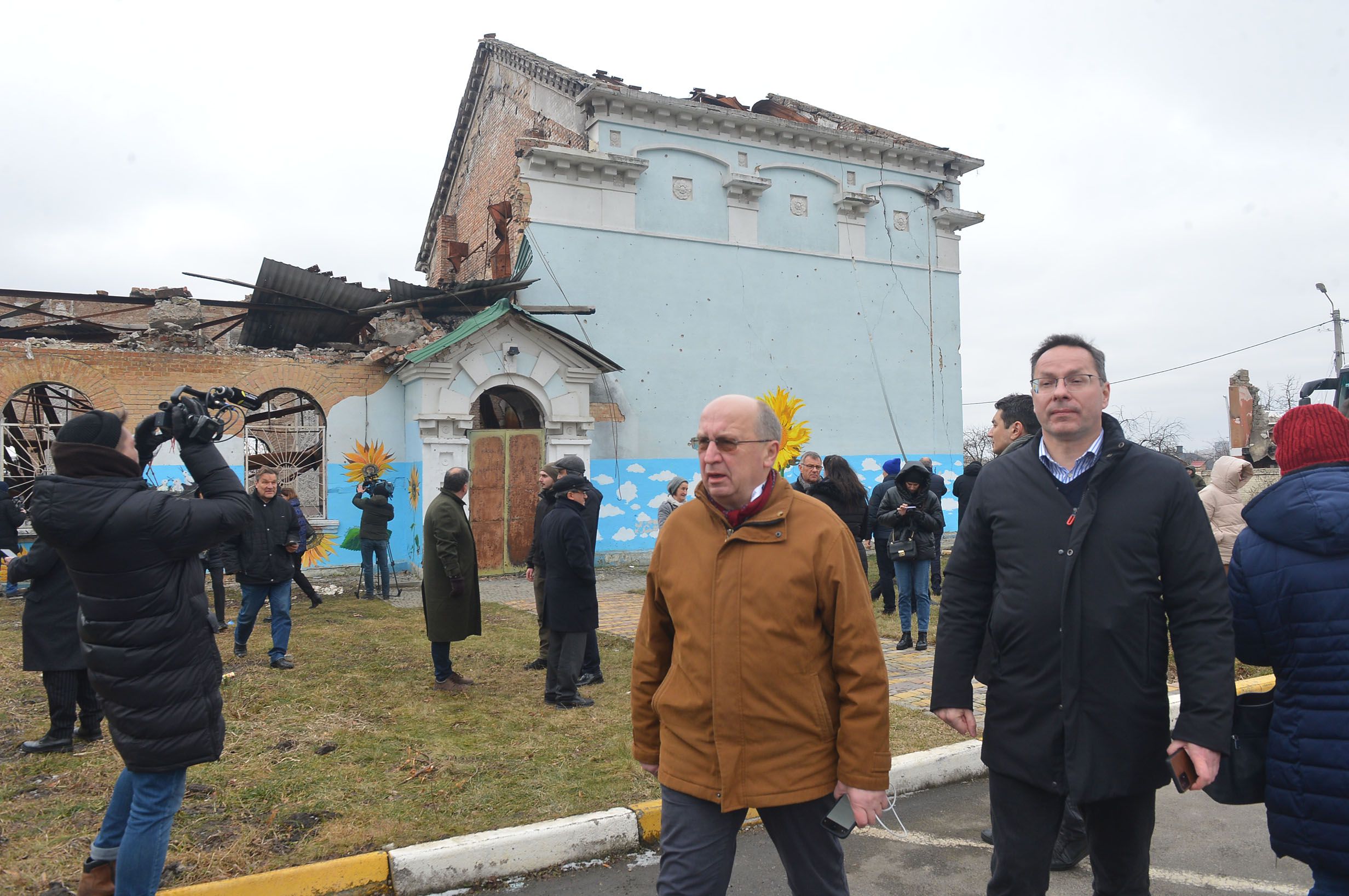 Наша трагедія торкається їхніх сердець