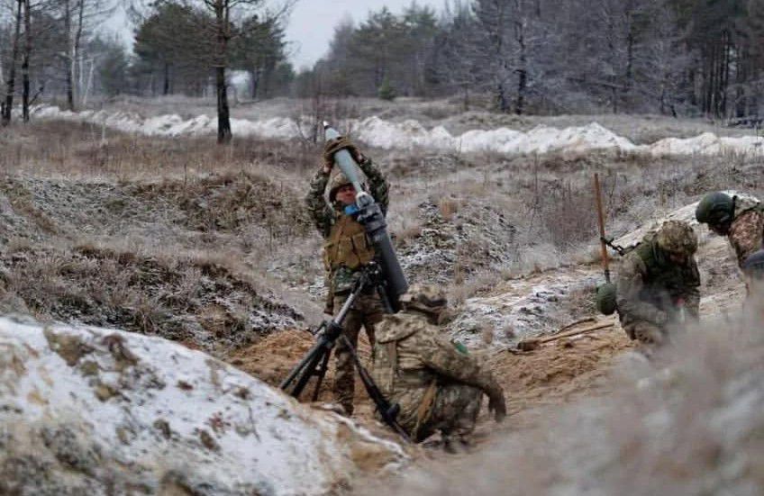 Ворог атакує  з кількох  напрямків