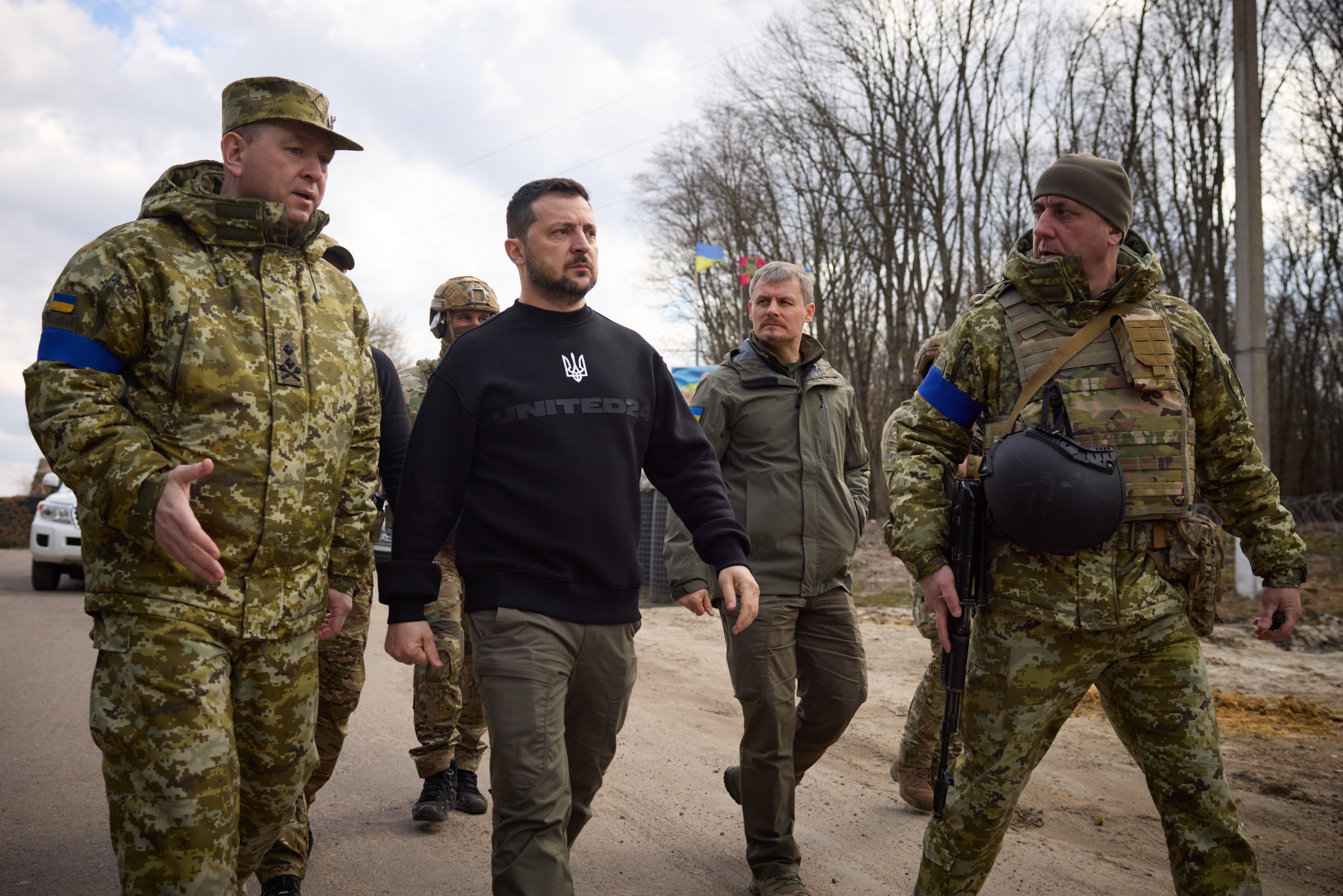 Президент проінспектував кордон і нагородив героїв