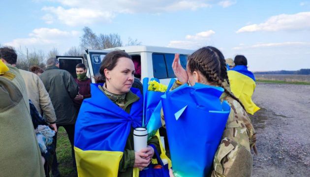 Україна повернула додому ще 100 полонених