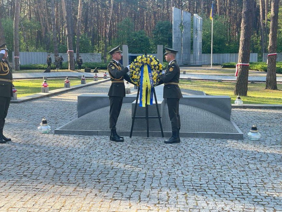 Володимир Зеленський ушанував пам'ять жертв політичних репресій