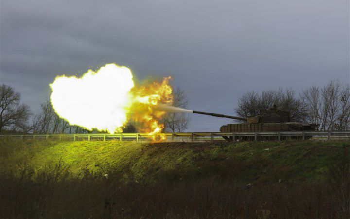 Окупанти увійшли в глуху оборону на Запорізькому напрямку й отримали логістичну дірку на Чонгарі