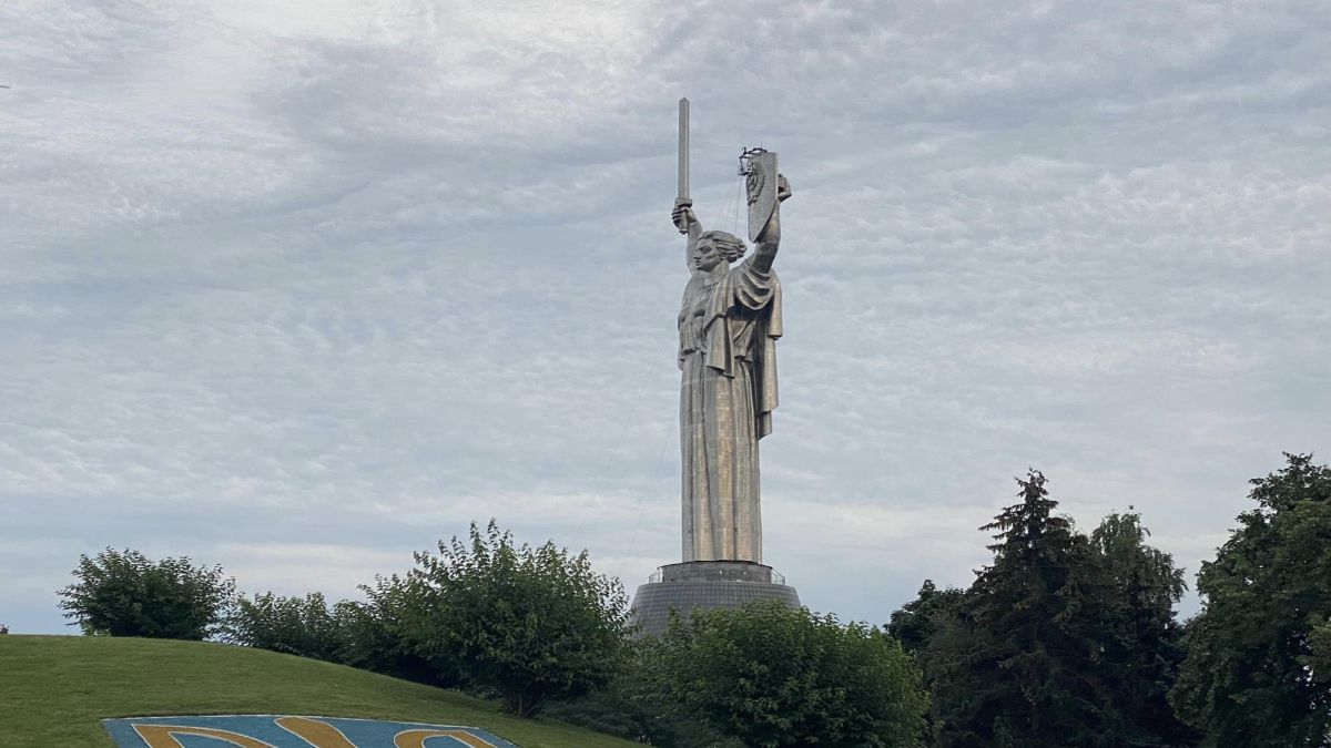 Монумент «Батьківщина-мати» у Києві перейменують на «Україна-мати»