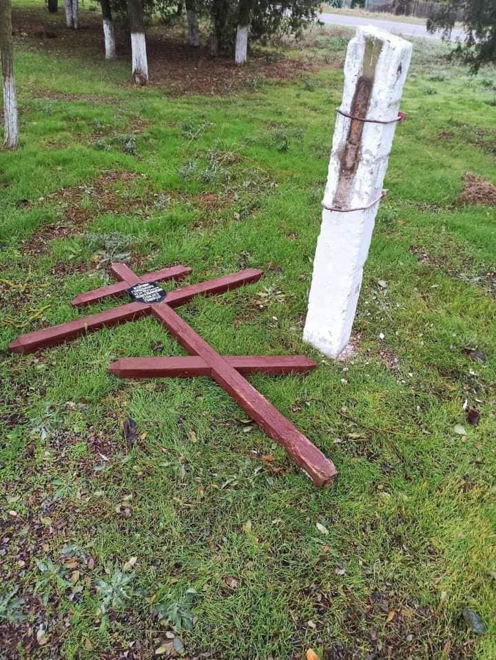 На окупованій Херсонщині рашисти нищать пам’ятники жертвам Голодомору 