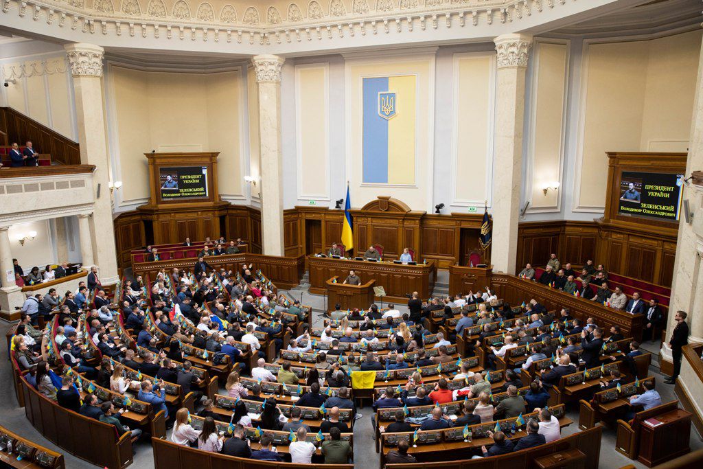 СПИСОК народних депутатів України дев’ятого скликання, які скористалися правом та отримали кошти для компенсації вартості оренди житла або винайму готельного номера у ІV кварталі 2023 року.