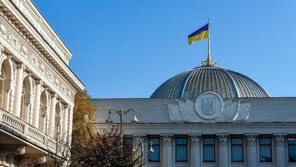 Зарплата в самоврядних органах не повинна бути менша за мінімальну