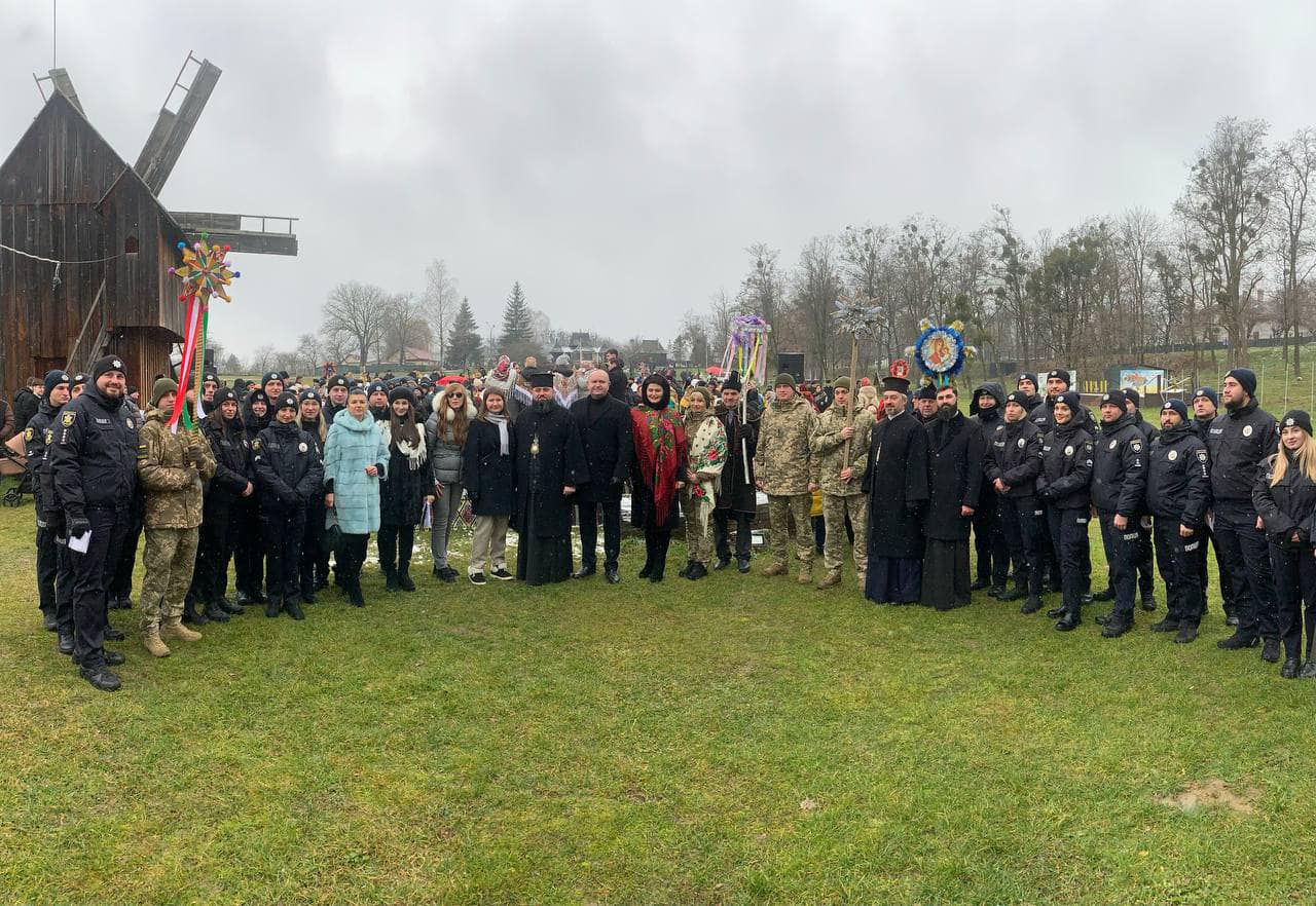 Чернівці встановили світовий рекорд: наймасовіше виконання колядки!