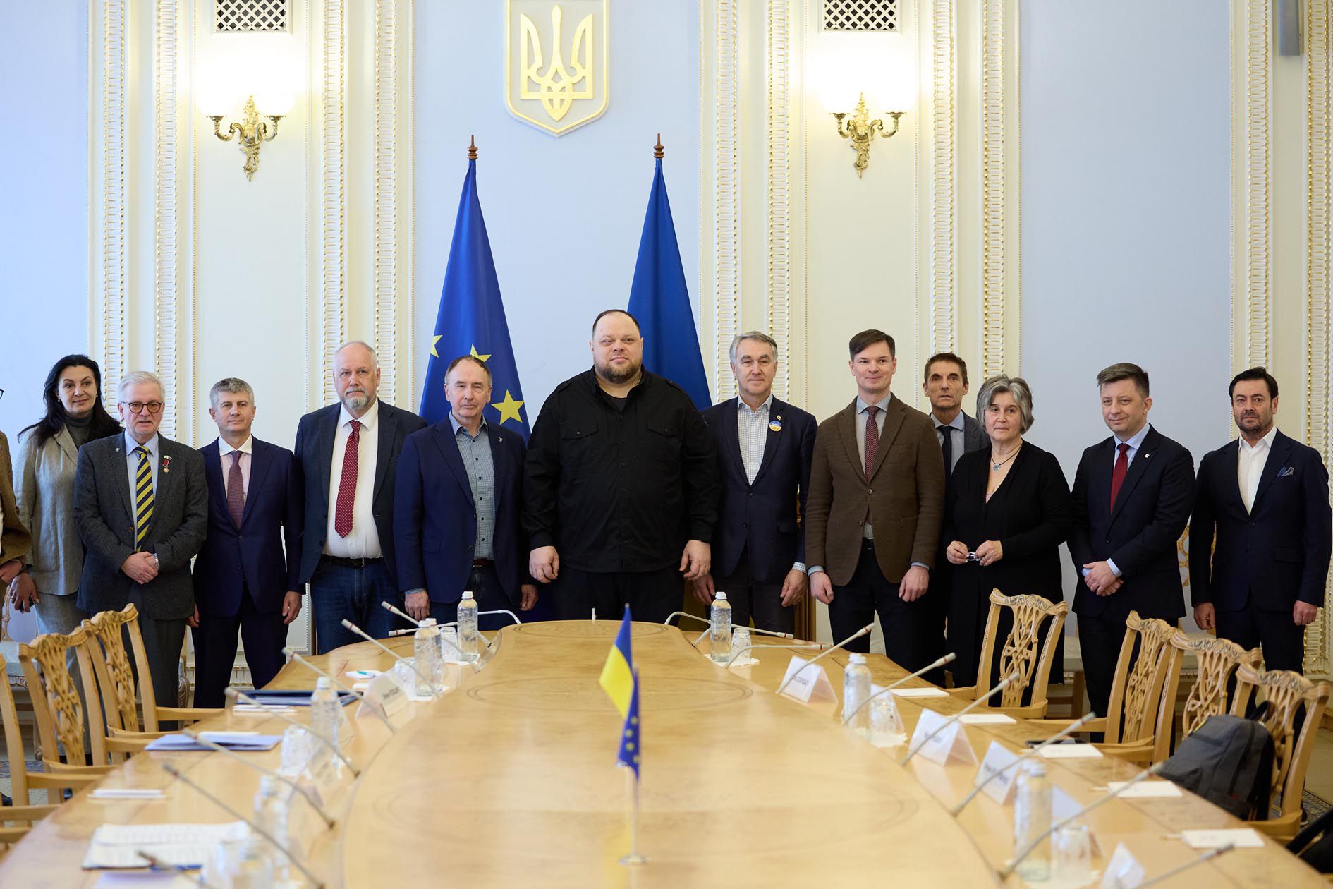 Працюємо разом заради спільної безпеки, розвитку та перемоги