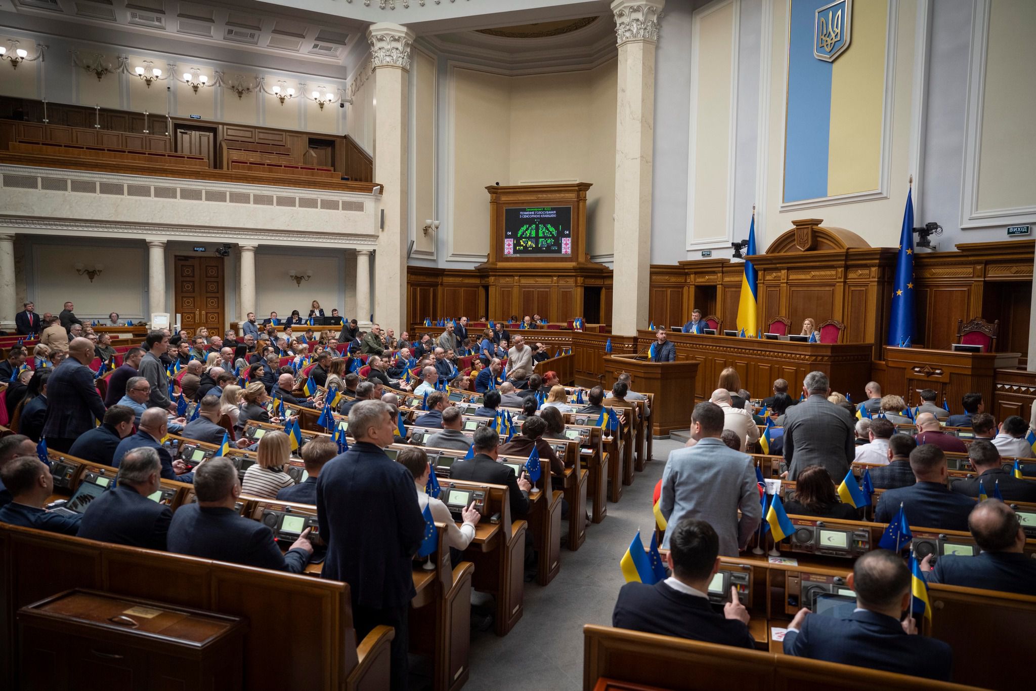 Законопроект щодо удосконалення правового механізму перепоховання загиблих (померлих) захисників України прийняли за основу 