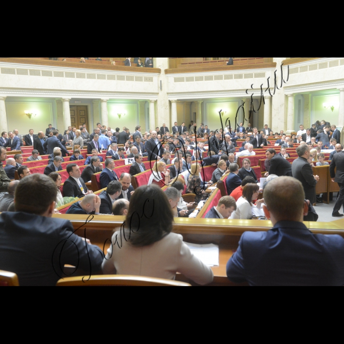 Пленарне засідання Верховної Ради.