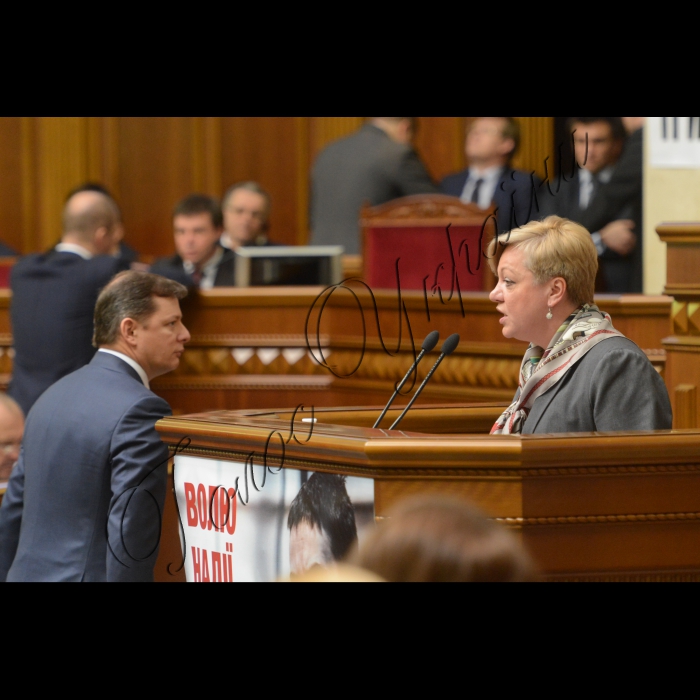 Пленарне засідання Верховної Ради.
Голова Національного банку Валерія Гонтарєва.