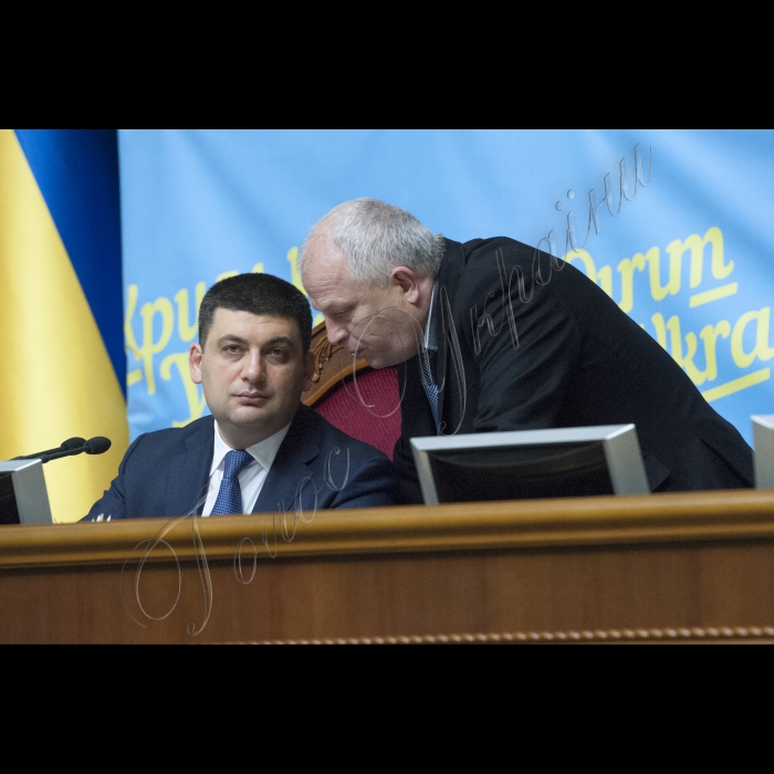 Пленарне засідання ВР.
Володимир Гройсман, Степан Кубів.