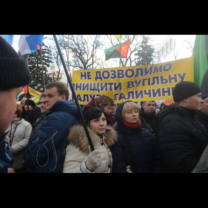 23 грудня 2014. Під будівлею Верховної Ради в Києві відбувся цілий ряд мітингів у зв'язку з розглядом бюджету-2015. Шахтарі
