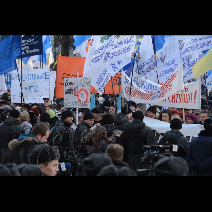 23 грудня 2014. Під будівлею Верховної Ради в Києві відбувся цілий ряд мітингів у зв'язку з розглядом бюджету-2015.