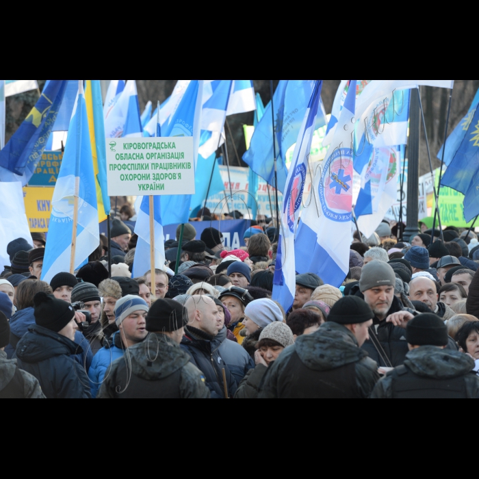 23 грудня 2014. Під будівлею Верховної Ради в Києві відбувся цілий ряд мітингів у зв'язку з розглядом бюджету-2015.