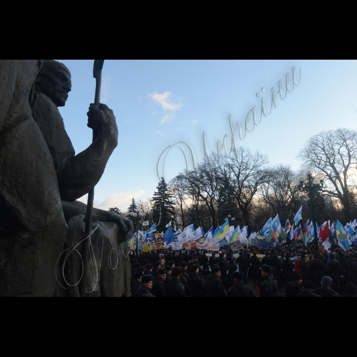 23 грудня 2014. Під будівлею Верховної Ради в Києві відбувся цілий ряд мітингів у зв'язку з розглядом бюджету-2015.