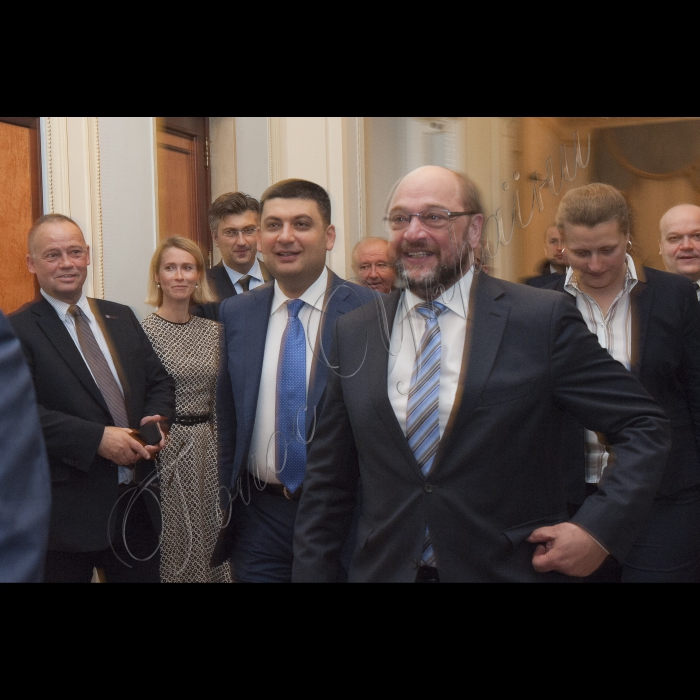 Президент Європейського Парламенту Мартін Шульц виступив у Верховній Раді України. На засіданні був присутній Президеднт України Петро Порошенко, Прем’єр-міністр України Арсеній Яценюк, члени Кабінету міністрів.
На виконання домовленостей, досягнутих 24 лютого ц.р. у Брюсселі під час попередньої зустрічі керівників двох парламентів, у рамках візиту М.Шульца підписано Меморандум про взаєморозуміння між Верховною Радою України та Європейським Парламентом про спільні рамки парламентської підтримки та підвищення інституційної спроможності.
