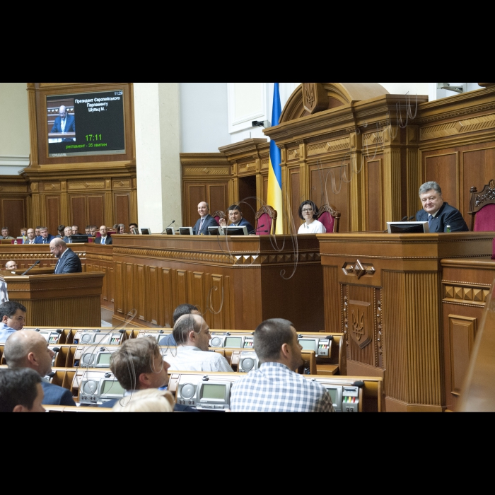 Президент Європейського Парламенту Мартін Шульц виступив у Верховній Раді України. На засіданні був присутній Президеднт України Петро Порошенко, Прем’єр-міністр України Арсеній Яценюк, члени Кабінету міністрів.
На виконання домовленостей, досягнутих 24 лютого ц.р. у Брюсселі під час попередньої зустрічі керівників двох парламентів, у рамках візиту М.Шульца підписано Меморандум про взаєморозуміння між Верховною Радою України та Європейським Парламентом про спільні рамки парламентської підтримки та підвищення інституційної спроможності.
