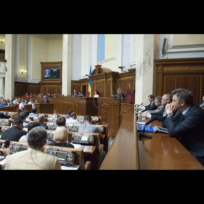 Президент Європейського Парламенту Мартін Шульц виступив у Верховній Раді України. На засіданні був присутній Президеднт України Петро Порошенко, Прем’єр-міністр України Арсеній Яценюк, члени Кабінету міністрів.
На виконання домовленостей, досягнутих 24 лютого ц.р. у Брюсселі під час попередньої зустрічі керівників двох парламентів, у рамках візиту М.Шульца підписано Меморандум про взаєморозуміння між Верховною Радою України та Європейським Парламентом про спільні рамки парламентської підтримки та підвищення інституційної спроможності.
