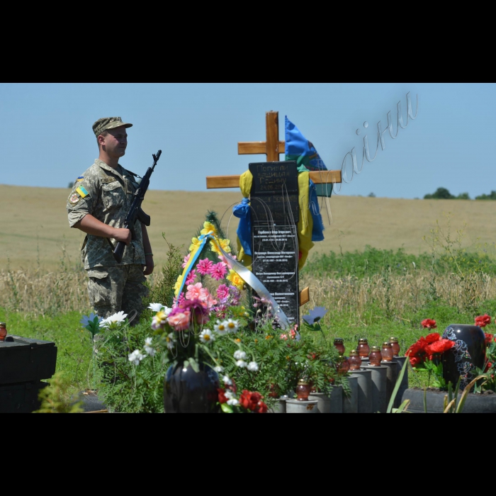 5 липня 2015 року

Донецька область,  У Слов'янську відсвяткували річницю з дня визволення міста від російсько-терористичних сил. Рік тому, 5 липня 2014 року, незаконні збройні формування під командуванням громадянина Росії Ігоря Гіркіна (