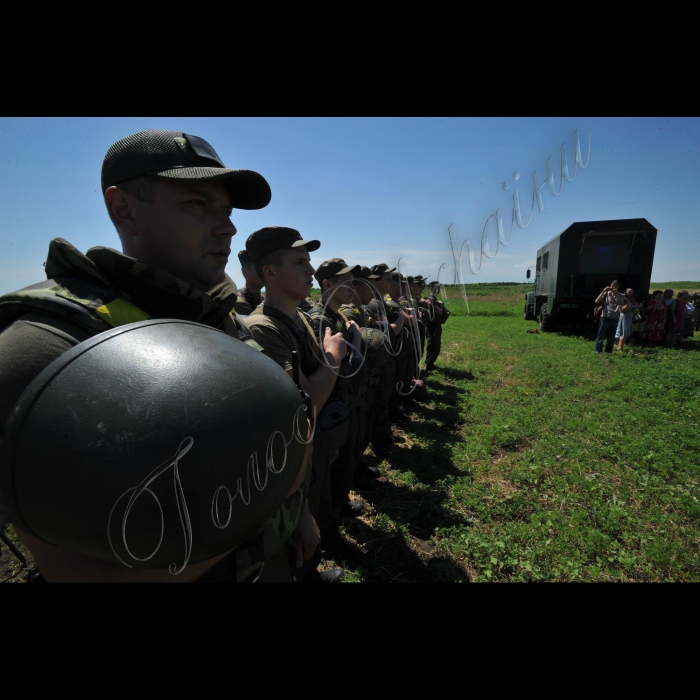 5 липня 2015 року

Донецька область,  У Слов'янську відсвяткували річницю з дня визволення міста від російсько-терористичних сил. Рік тому, 5 липня 2014 року, незаконні збройні формування під командуванням громадянина Росії Ігоря Гіркіна (